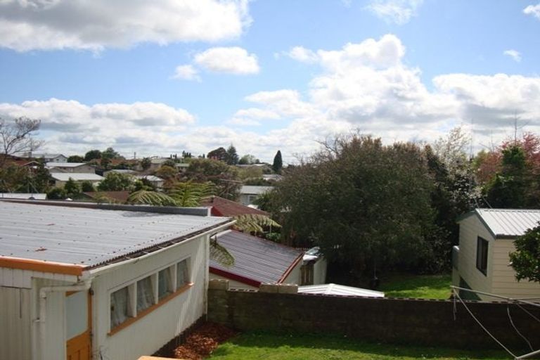 Photo of property in 16 Hamblyn Crescent, Nawton, Hamilton, 3200