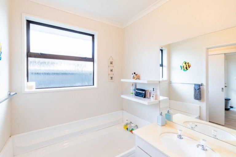 Photo of property in 22 Radiata Avenue, Parklands, Christchurch, 8083