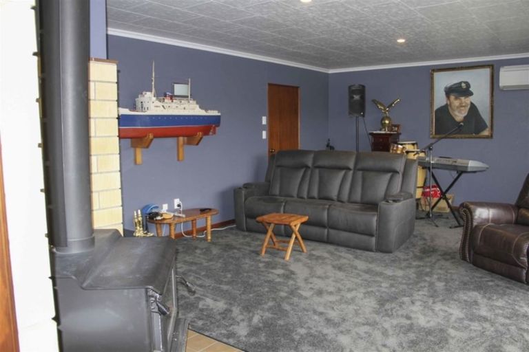 Photo of property in 5 Papatotara Road, Tuatapere, 9620