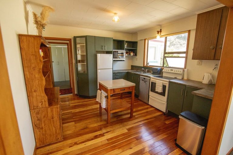 Photo of property in 33 Gawler Street, Te Horo Beach, Otaki, 5581