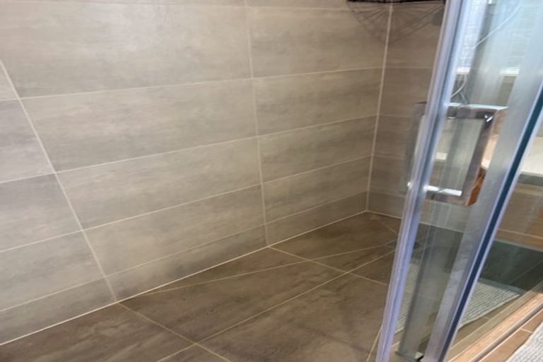 Photo of property in 50a Weldene Avenue, Glenfield, Auckland, 0629