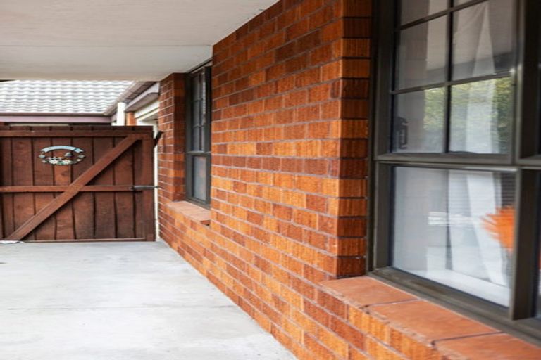 Photo of property in 2/17a Dalrye Place, Ilam, Christchurch, 8041