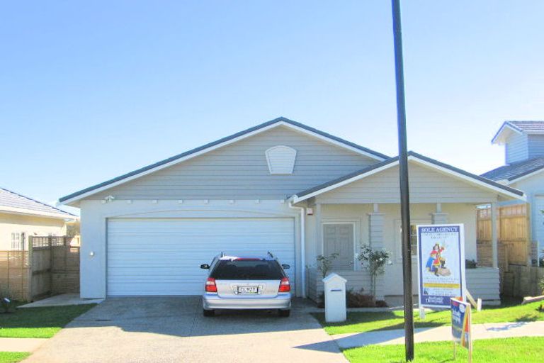 Photo of property in 12 Mulvaney Crescent, Henderson, Auckland, 0612