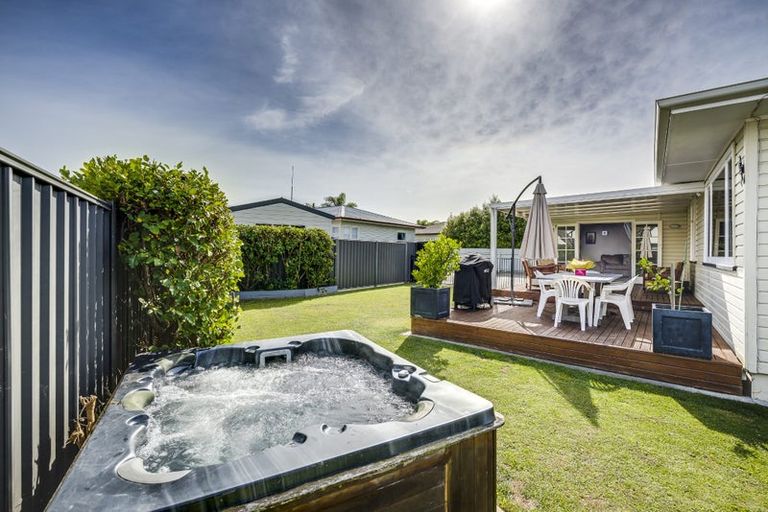 Photo of property in 15a Devon Street, Taradale, Napier, 4112