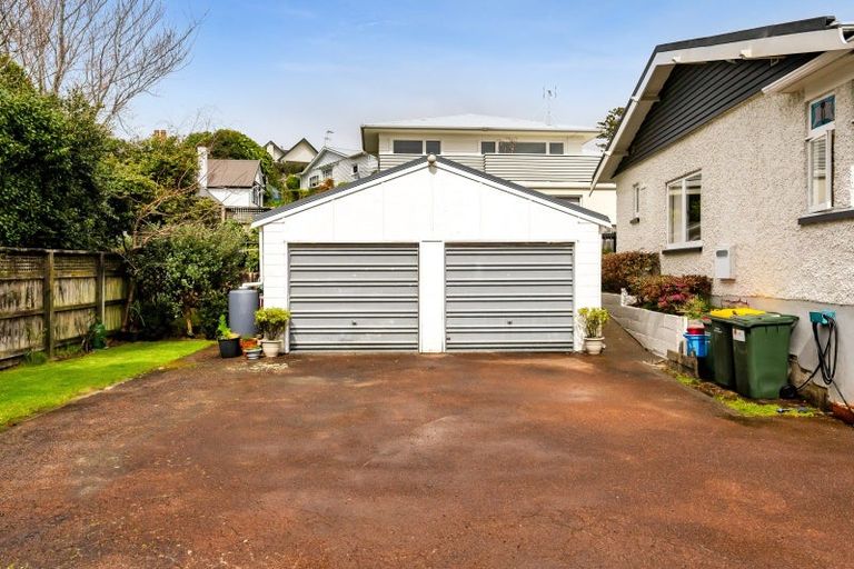 Photo of property in 35 Cameron Street, New Plymouth, 4310