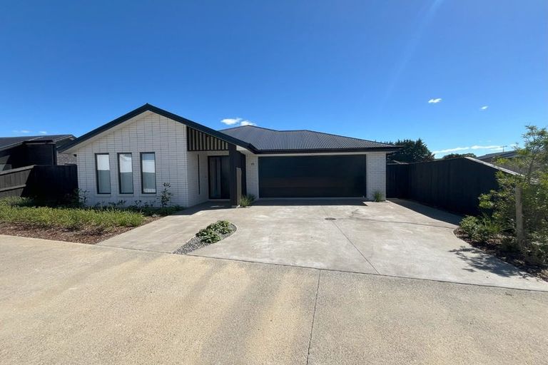 Photo of property in 25 Kenehi Road, Karaka, 2124