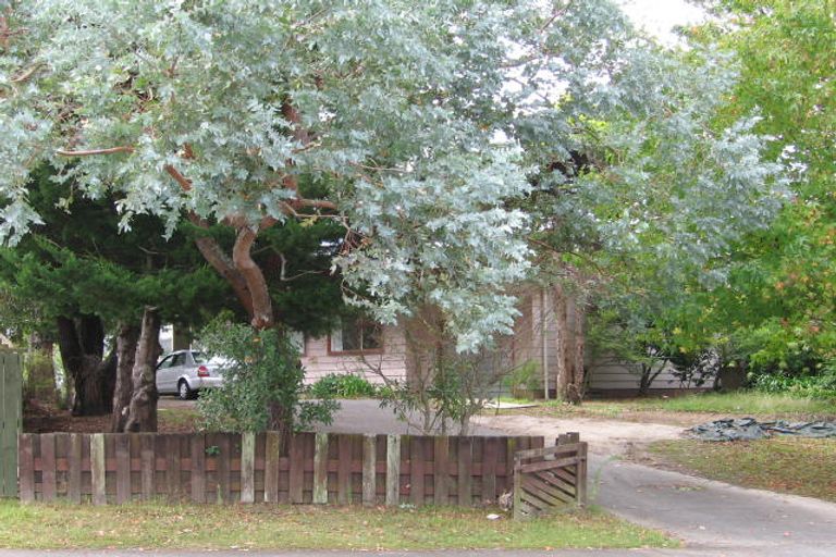 Photo of property in 58 Butterworth Drive, Glendene, Auckland, 0602