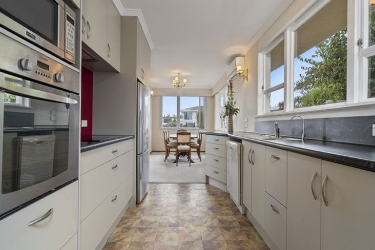 Photo of property in 46 Nevada Drive, Merrilands, New Plymouth, 4312