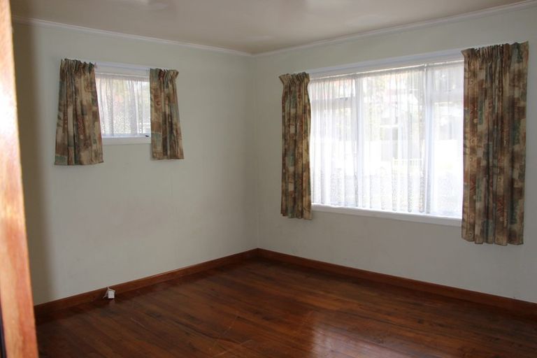 Photo of property in 15 Blenheim Street, Glenfield, Auckland, 0629