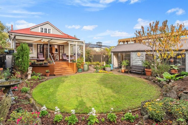 Photo of property in 3 Garden Terrace, Devonport, Auckland, 0624