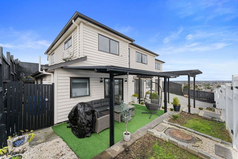 Photo of property in 126 Keri Vista Rise, Papakura, 2110