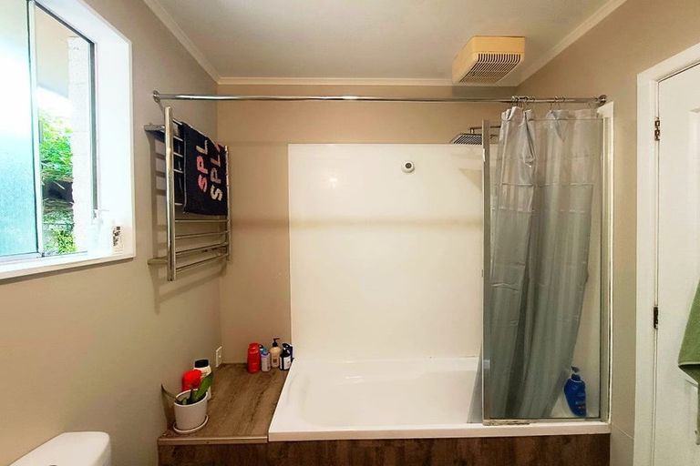 Photo of property in 33 Ernest Street, Ranui, Porirua, 5024