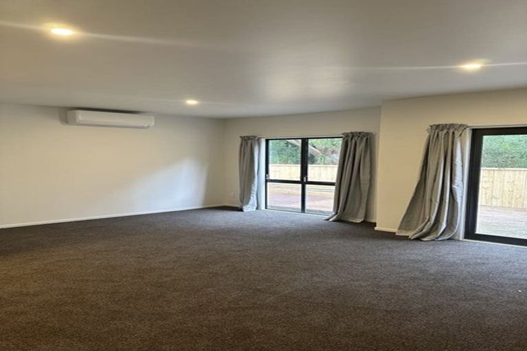 Photo of property in 17 Sun Place, Henderson, Auckland, 0612