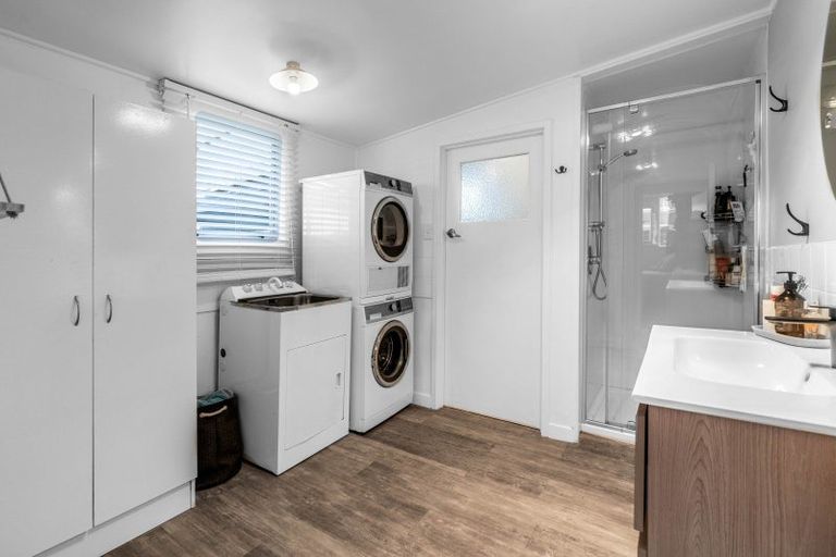 Photo of property in 17 Renfrew Street, Waikiwi, Invercargill, 9810