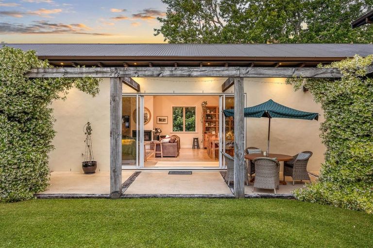 Photo of property in 5 Dysart Lane, Kumeu, 0891