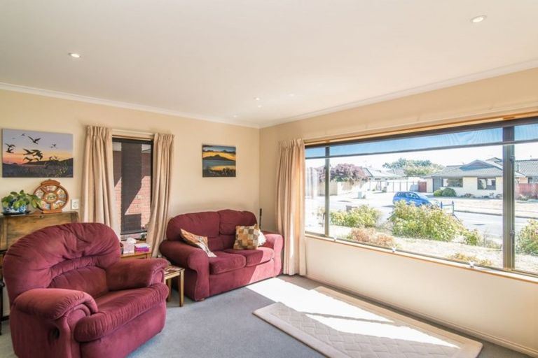Photo of property in 139 Guildford Drive, Paraparaumu Beach, Paraparaumu, 5032