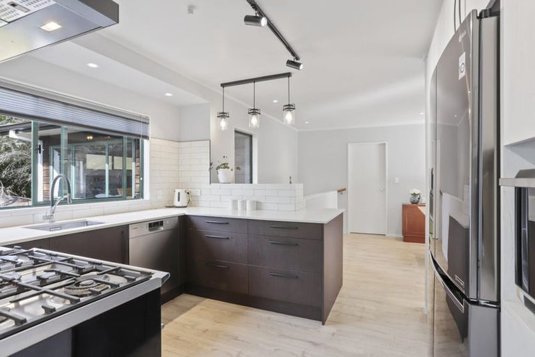 Photo of property in 13a Avonleigh Road, Green Bay, Auckland, 0604