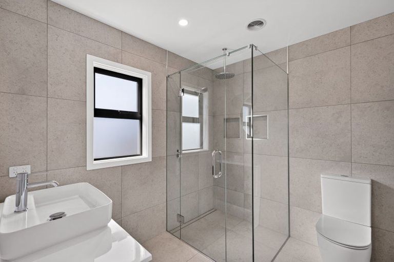 Photo of property in 8 Annie Aranui Drive, Poraiti, 4182