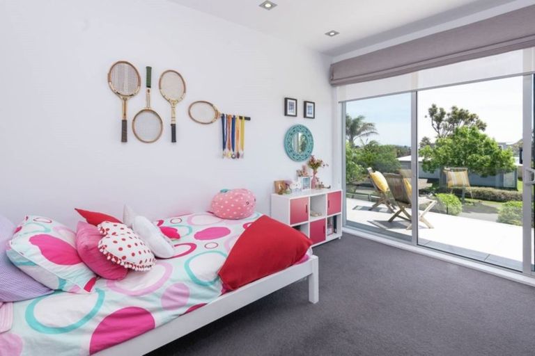 Photo of property in 74 Fisher Parade, Sunnyhills, Auckland, 2010