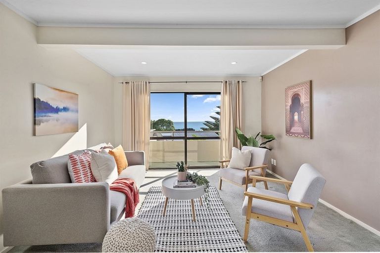 Photo of property in 16a Mana View Road, Paremata, Porirua, 5026