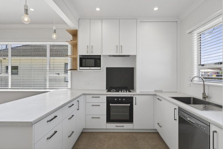 Photo of property in 25 Waimea Street, Westown, New Plymouth, 4310