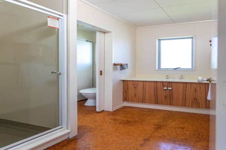 Photo of property in 19a Whiritoa Beach Road, Whiritoa, Whangamata, 3691