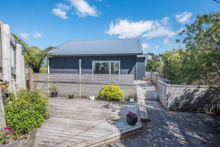 Photo of property in 52 Bedford Street, Northland, Wellington, 6012