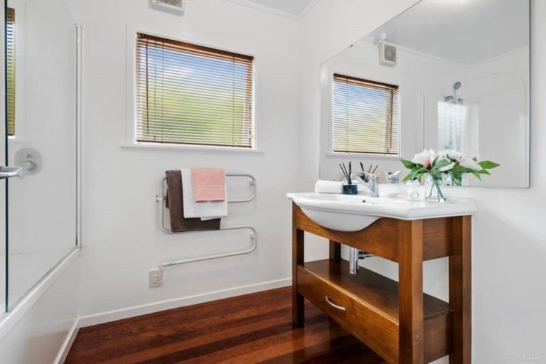 Photo of property in 77 Langana Avenue, Browns Bay, Auckland, 0630