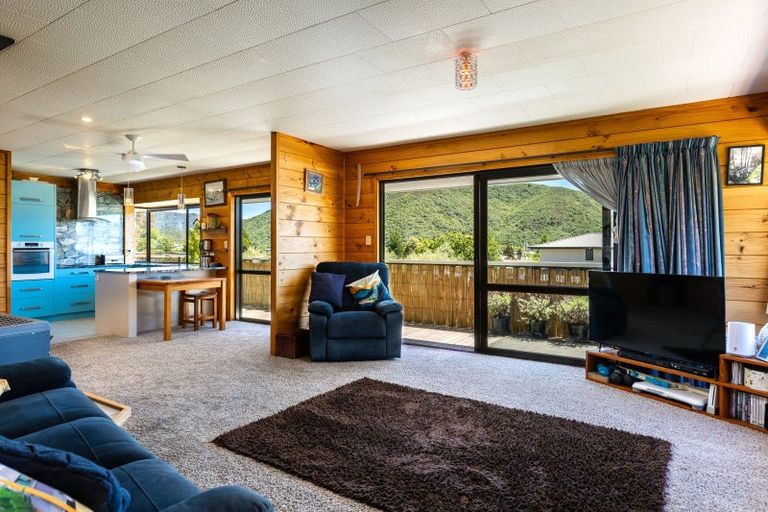 Photo of property in 312e Waikawa Road, Waikawa, Picton, 7220
