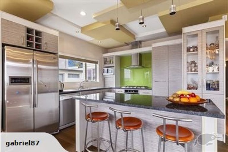 Photo of property in 12 Oak Terrace, Schnapper Rock, Auckland, 0632