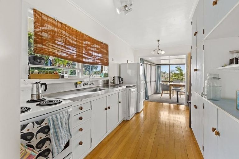 Photo of property in 9 Elizabeth Place, Mairangi Bay, Auckland, 0630