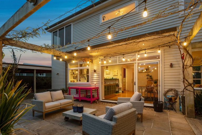 Photo of property in 8 Wellesley Road, Mangere Bridge, Auckland, 2022