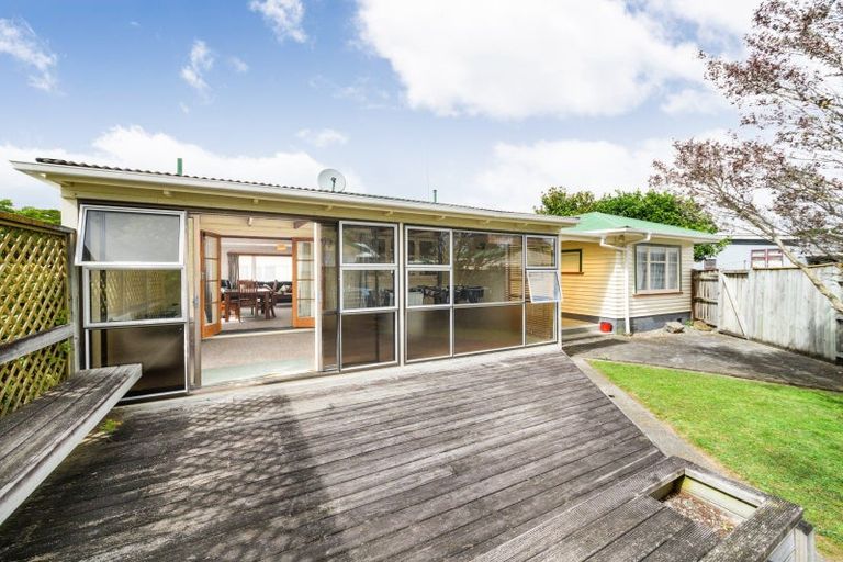 Photo of property in 23 Limbrick Street, Terrace End, Palmerston North, 4410