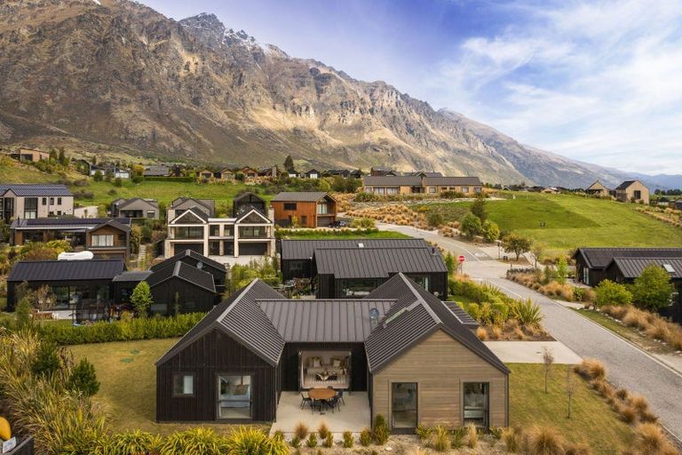 Photo of property in 4 Polperro Court, Jacks Point, Queenstown, 9371