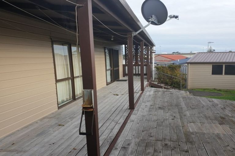 Photo of property in 15a Churchill Terrace, Waiuku, 2123