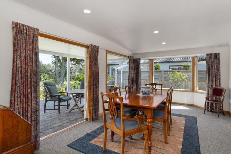 Photo of property in 5 Ashwood Grove, Omokoroa, 3114