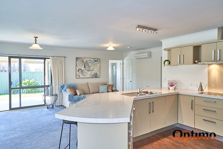 Photo of property in 11 Delta Mews Place, Clive, 4102