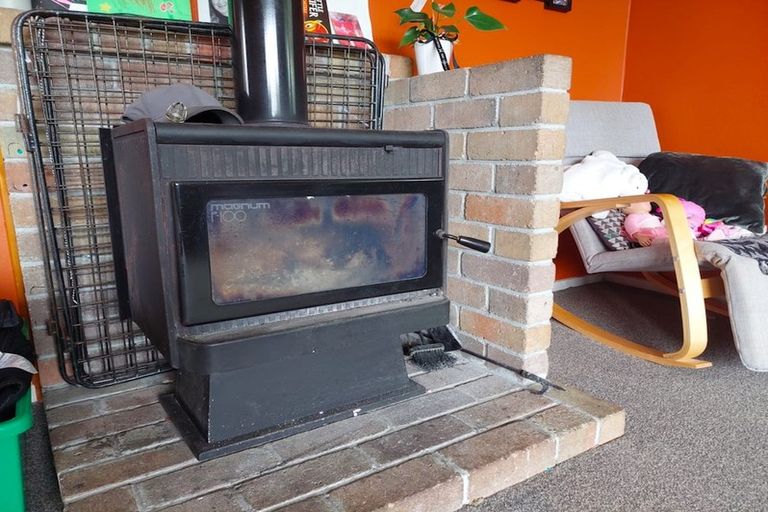 Photo of property in 17d Thames Street, Welbourn, New Plymouth, 4310