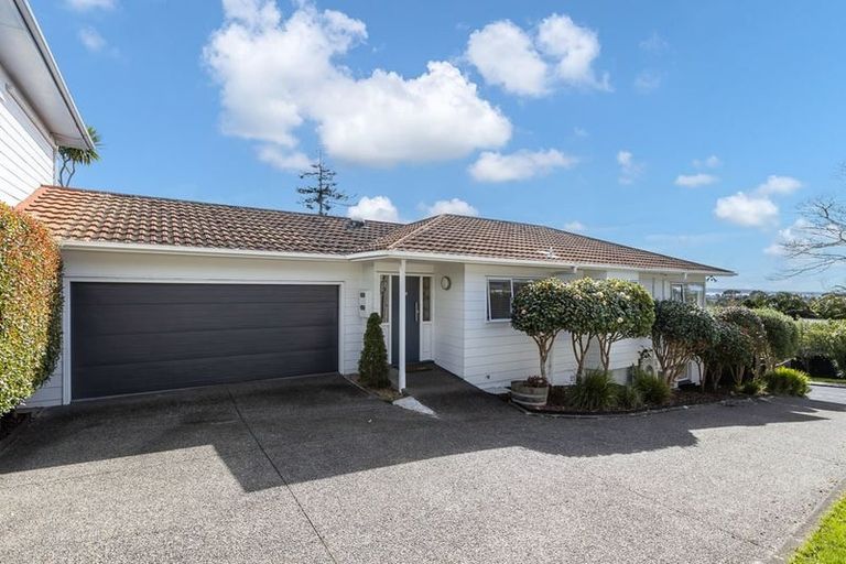 Photo of property in 1/4 Holt Avenue, Torbay, Auckland, 0630