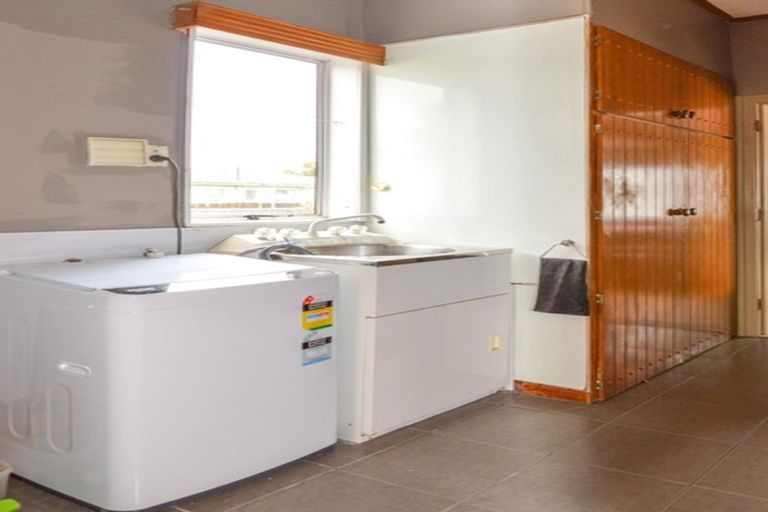 Photo of property in 5 Moore Street, West End, Palmerston North, 4412