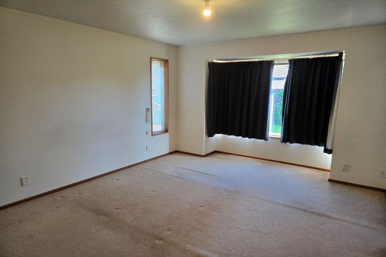 Photo of property in 4 Amdale Avenue, Broomfield, Christchurch, 8042