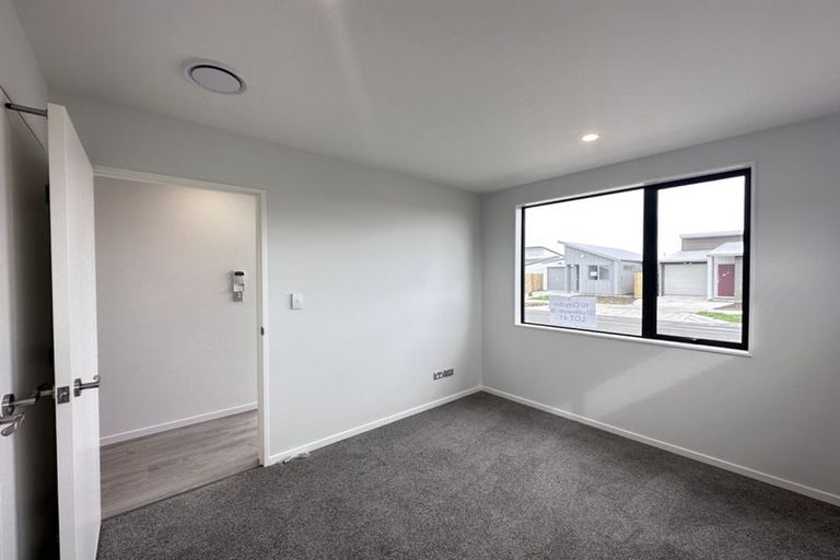 Photo of property in 10 Clayden Shuttleworth Street, Papakura, 2110