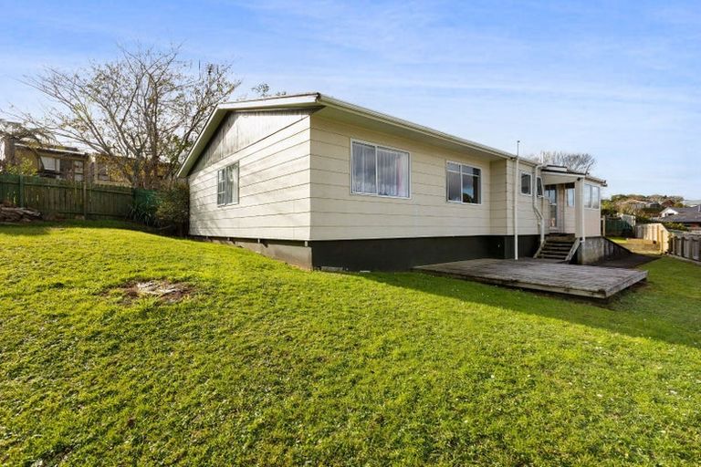 Photo of property in 9a Ballantrae Place, Highlands Park, New Plymouth, 4312