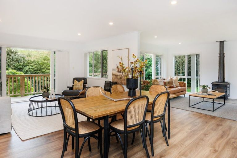 Photo of property in 35 Oram Drive, Turitea, Palmerston North, 4472