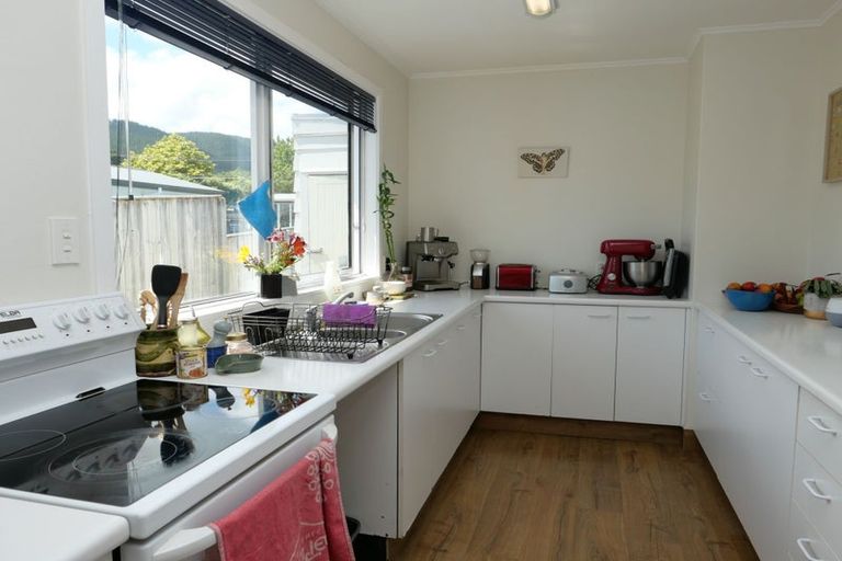 Photo of property in 46 Kaitawa Crescent, Paraparaumu, 5032