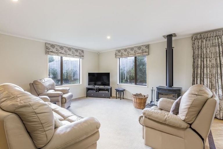 Photo of property in 11 Muncaster Road, Snells Beach, 0920