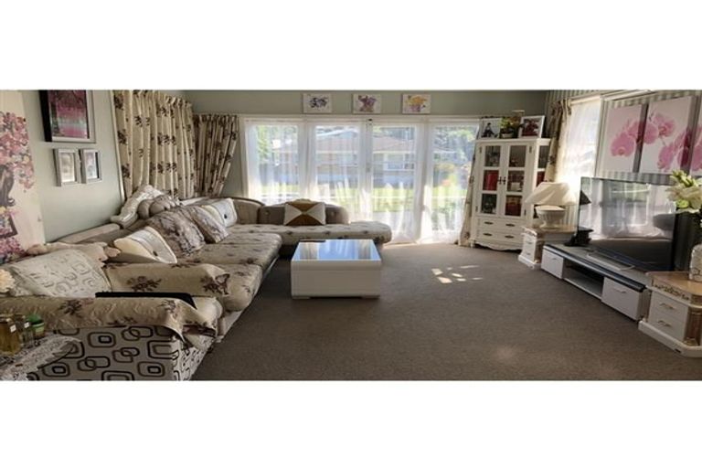 Photo of property in 26 Rotoiti Avenue, Pakuranga Heights, Auckland, 2010