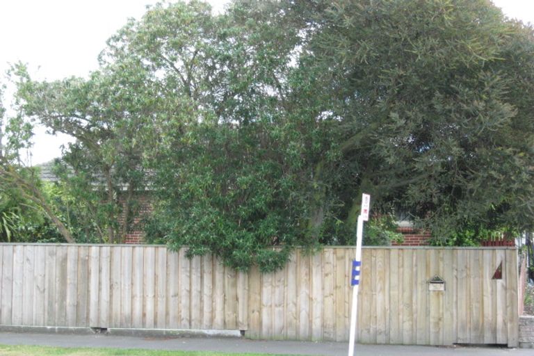 Photo of property in 98 Kendal Avenue, Burnside, Christchurch, 8053