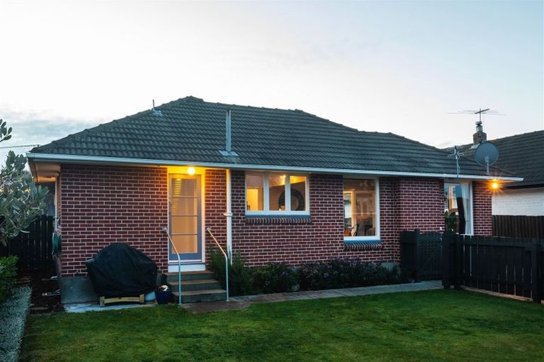 Photo of property in 21 Springbank Street, Bryndwr, Christchurch, 8053