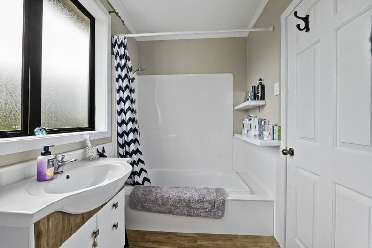 Photo of property in 1609 East Road, Douglas, Stratford, 4392